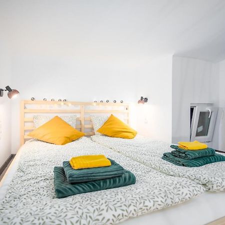 Green Goblin Apartment With Free Private Parking Будапеща Екстериор снимка