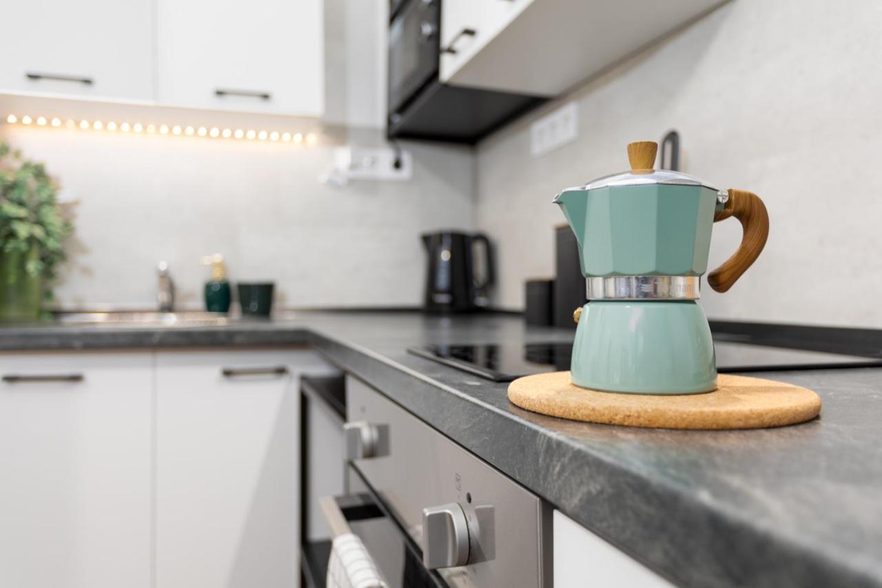 Green Goblin Apartment With Free Private Parking Будапеща Екстериор снимка
