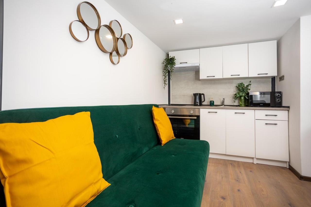 Green Goblin Apartment With Free Private Parking Будапеща Екстериор снимка